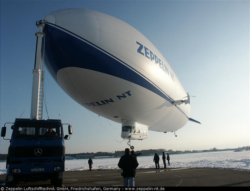 http://www.modern-airships.info/images/zeppelin/2003/dlzzf/800/nt3_erstflug_07.jpg
